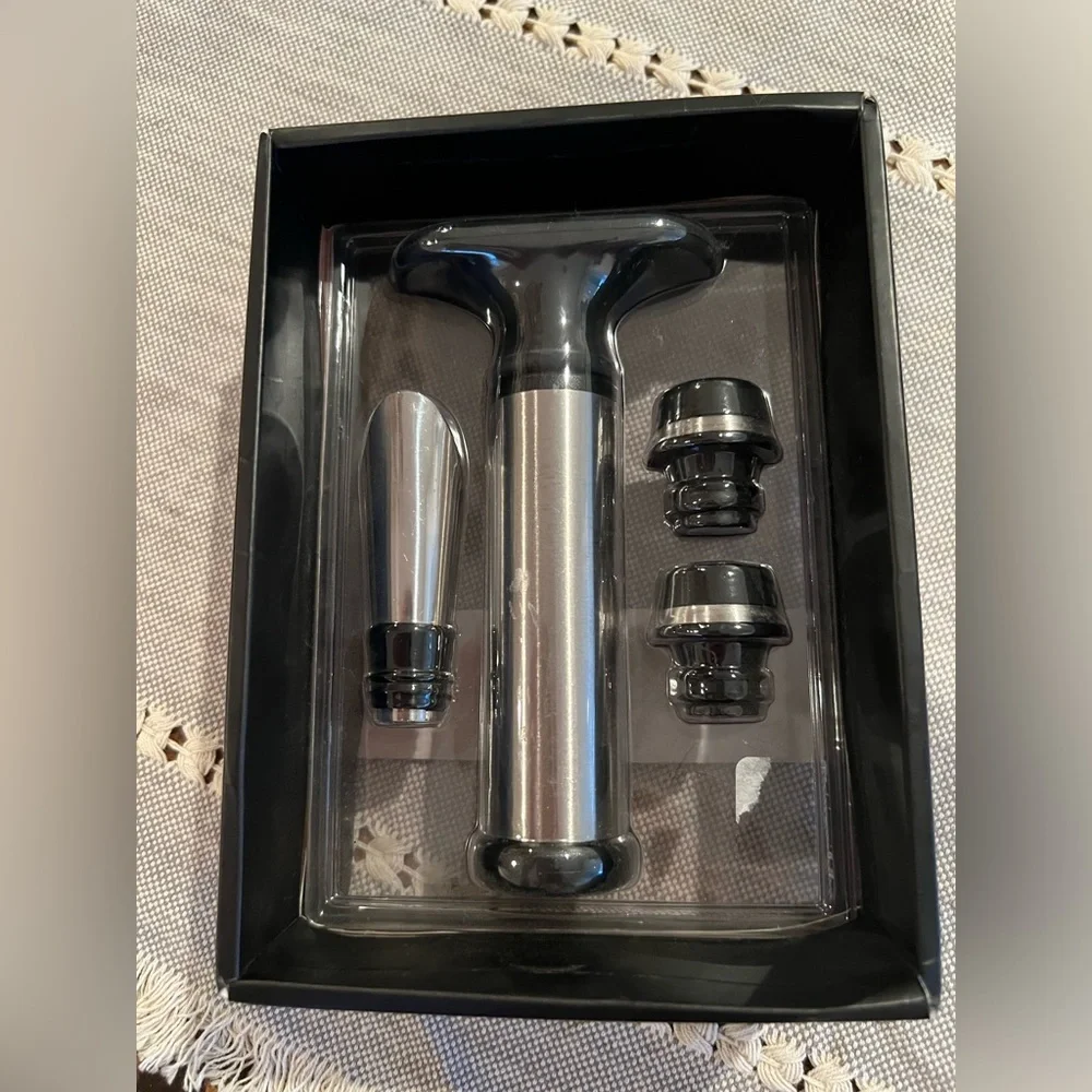 Rabbit Stainless Steel Vacuum Preserver Set, NIB, wine corks and vacuum, bar